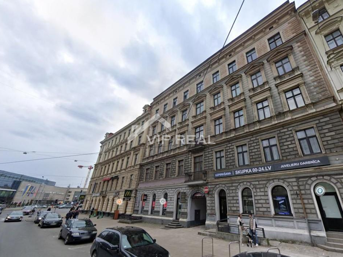 Trīsistabu dzīvoklis pašā Rīgas centrā!