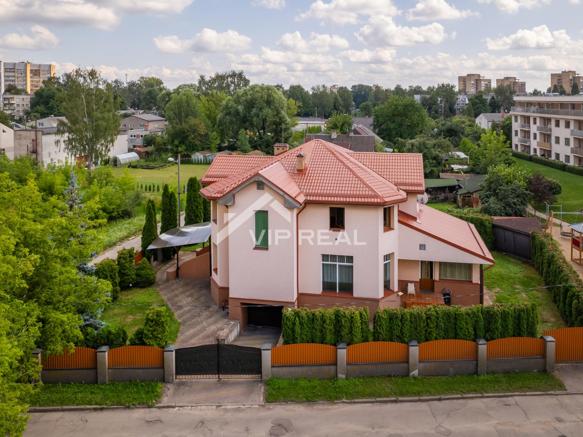 Plaša ģimenes māja Rīgā.