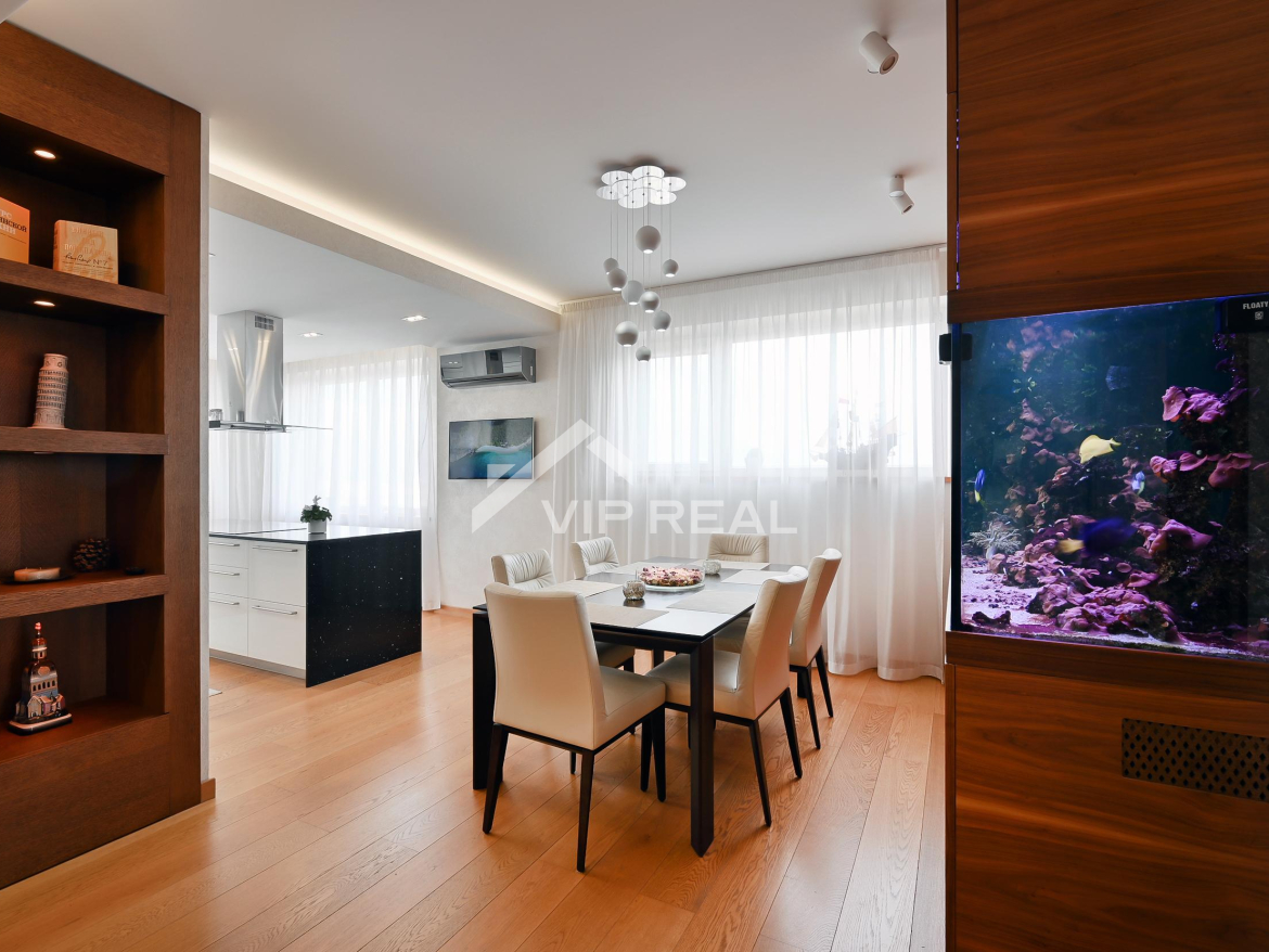 Penthauss ar panorāmas skatu uz Rīgu!