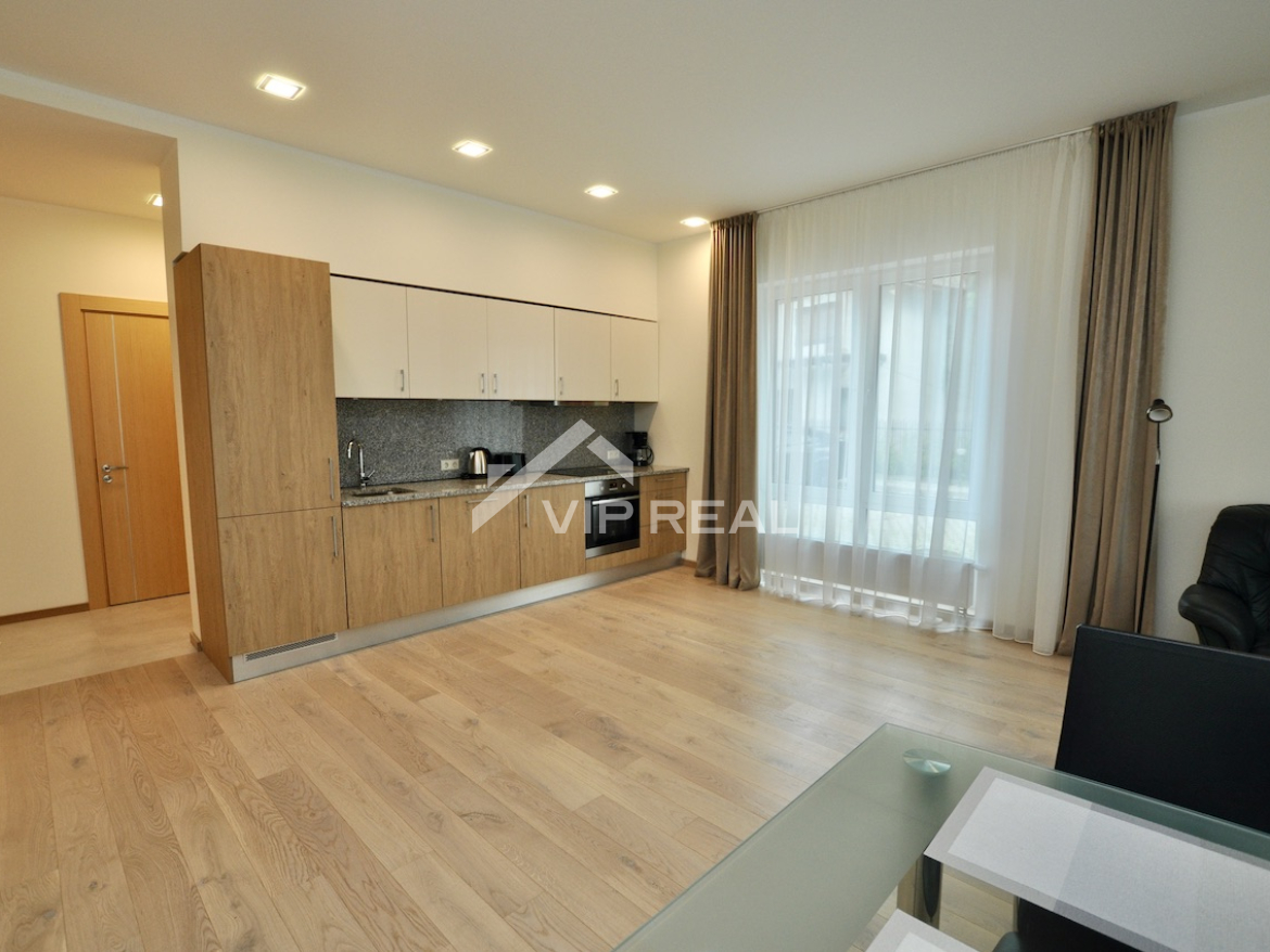 Apartaments ar 2 guļamistabām Dubultos
