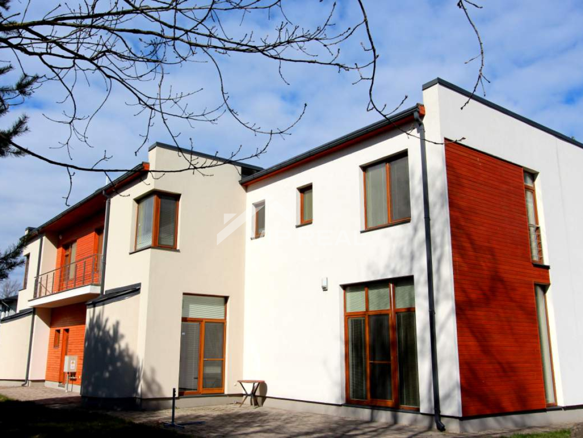 Jauna dvīņu māja ar 4 guļamistabām.