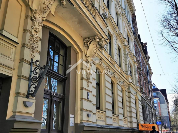 Ekskluzīvs dzīvoklis klusā centrā.