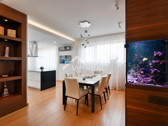 Penthauss ar panorāmas skatu uz Rīgu!