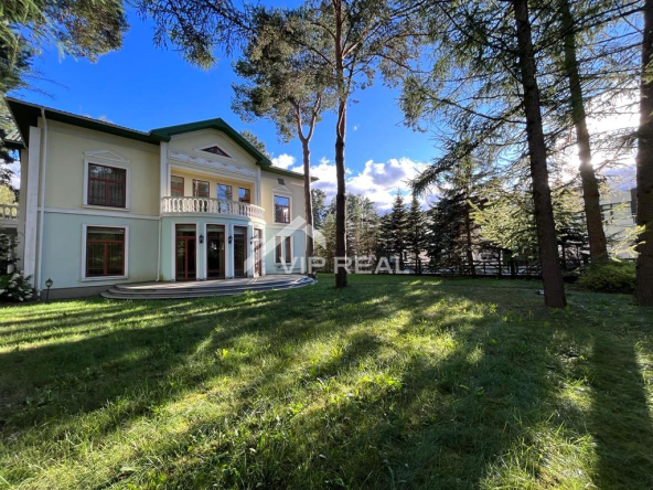 Māja klusajā Jūrmalas vietā.