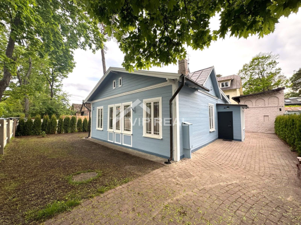 Māja Jūrmalas stilā.